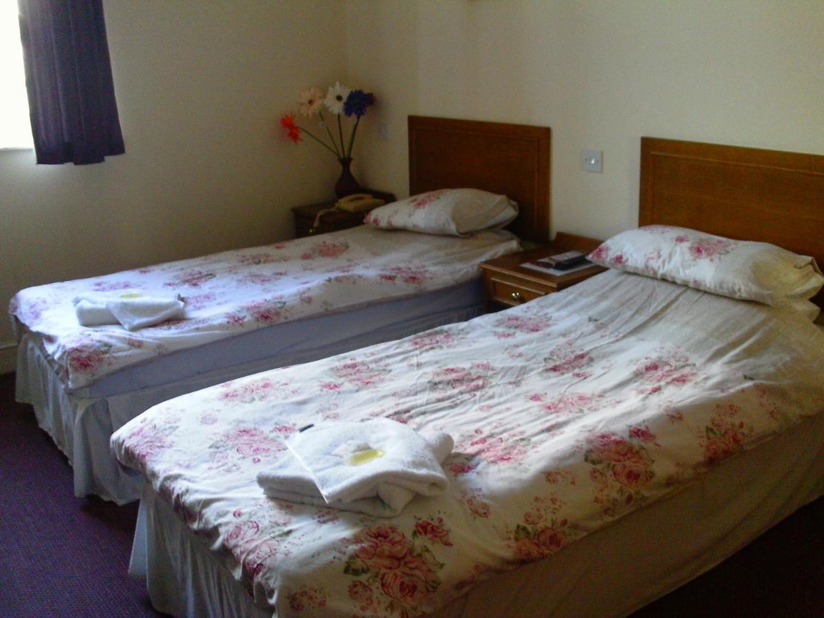 The Windmill Hotel Алфорд Номер фото