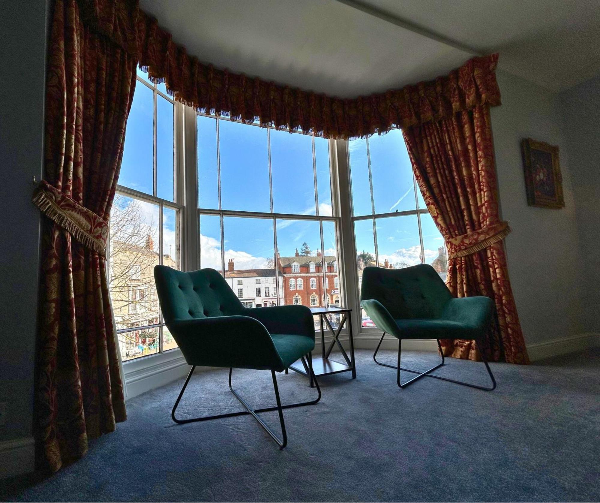 The Windmill Hotel Алфорд Экстерьер фото